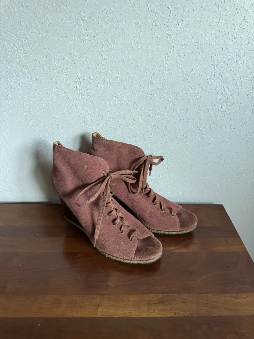 UGG Elyse Red Suede Leather Lace Up Peep Toe Ankle Boot Womens 9 Fall Harvest
